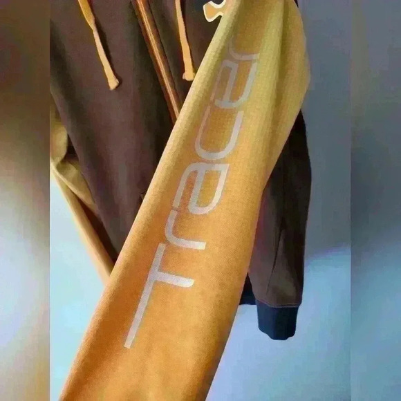 OVERWATCH sweatshirt by Blizzard entertainment.  Size men's medium. - Picture 3 of 9